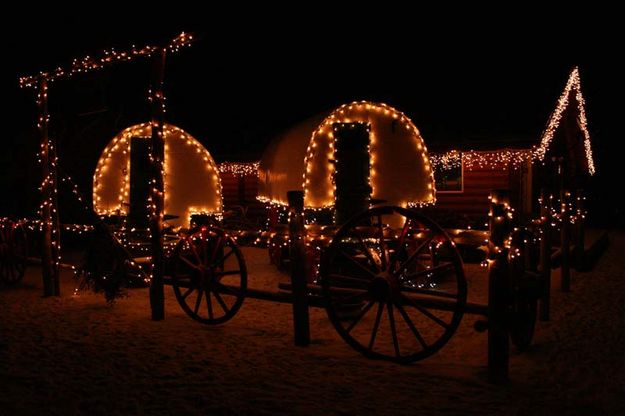 Cheery Sheep Wagons. Photo by Dawn Ballou, Pinedale Online.