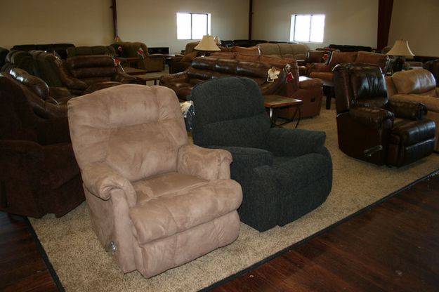 Recliners. Photo by Dawn Ballou, Pinedale Online.