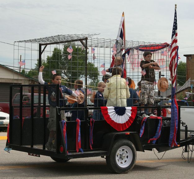 Recycling float. Photo by Dawn Ballou, Pinedale Online.