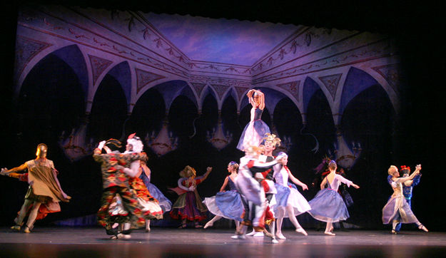 Ballroom Dance. Photo by Pam McCulloch, Pinedale Online.