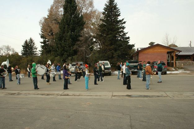 Stop and hold. Photo by Dawn Ballou, Pinedale Online.