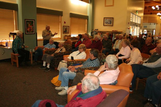 Large audience. Photo by Dawn Ballou, Pinedale Online.