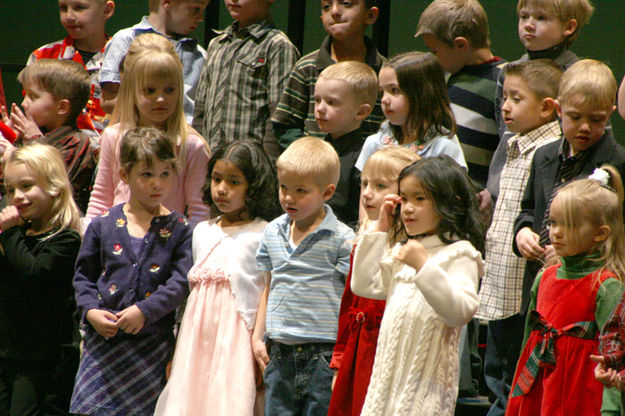 Singing. Photo by Pam McCulloch, Pinedale Online.