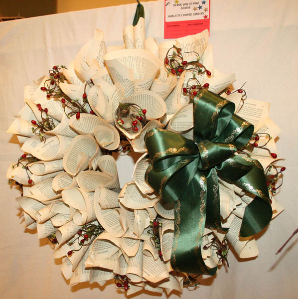 Sublettte County Library Wreath. Photo by Dawn Ballou, Pinedale Online.