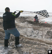 Flagging in 175. Photo by Dawn Ballou, Pinedale Online.