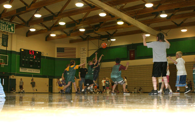 Game On. Photo by Pam McCulloch, Pinedale Online.