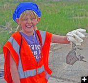 Icky fingers. Photo by Megan Rawlins, Pinedale Roundup.