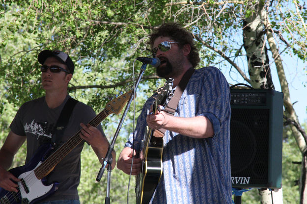 Fogerty and Riley Bennett. Photo by Tim Ruland, Pinedale Fine Arts Council.