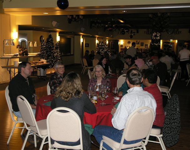 2010 Banquet. Photo by TJ Hunt.