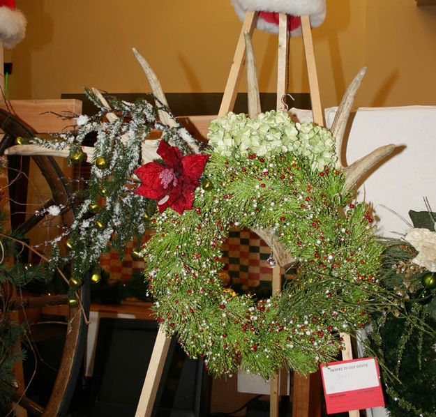 Shell antler wreath. Photo by Dawn Ballou, Pinedale Online.