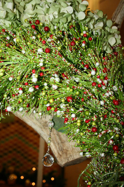 Shell wreath detail. Photo by Dawn Ballou, Pinedale Online.