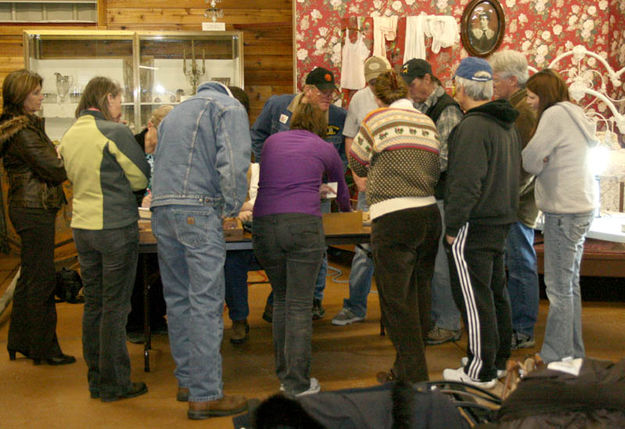 Gather round. Photo by Dawn Ballou, Pinedale Online.