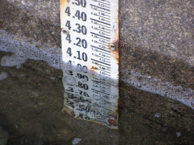 Fremont Lake dam gauge. Photo by David Rule.