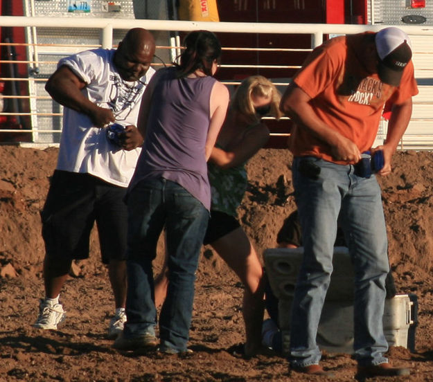 Struggling. Photo by Dawn Ballou, Pinedale Online.