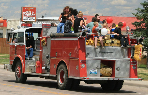 Fire truck ride. Photo by Dawn Ballou, Pinedale Online.