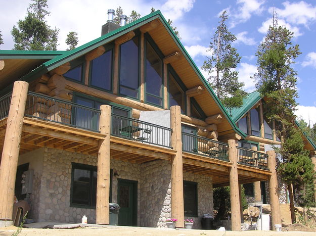 White Pine Cabins. Photo by Dawn Ballou, Pinedale Online.