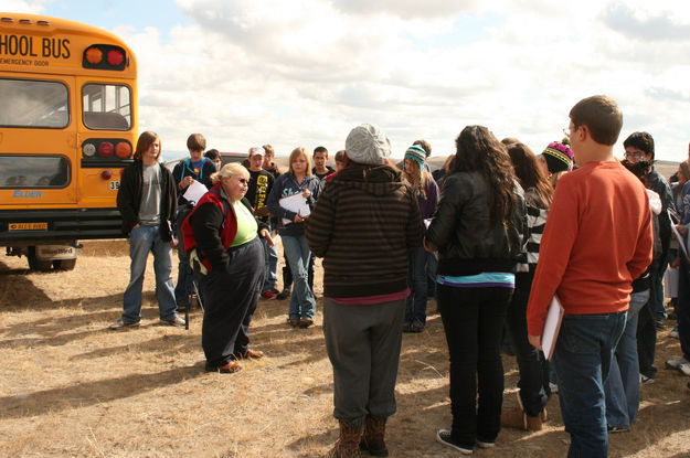 Talking about the Drift. Photo by Dawn Ballou, Pinedale Online.