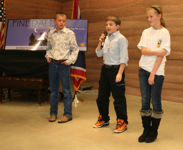 Junior Mushers. Photo by Dawn Ballou, Pinedale Online.