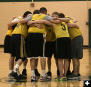 Huddle. Photo by Dawn Ballou, Pinedale Online.