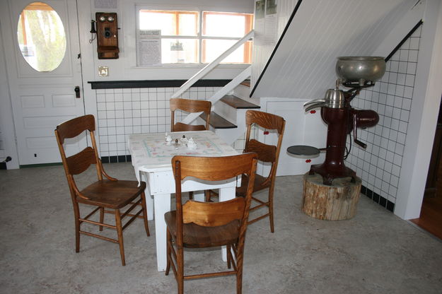 Kitchen. Photo by Dawn Ballou, Pinedale Online.