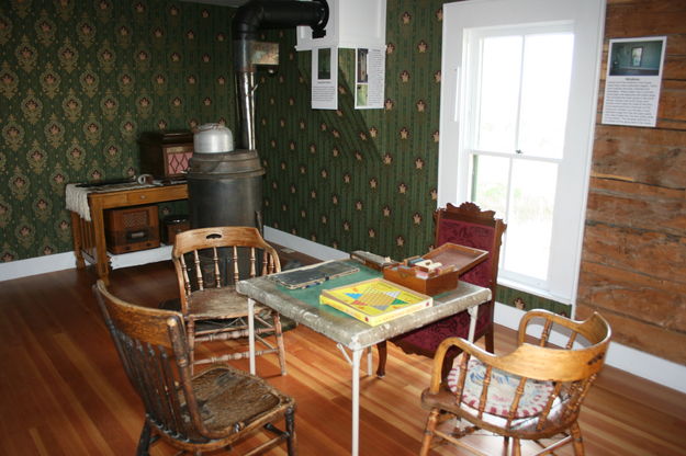 Living room. Photo by Dawn Ballou, Pinedale Online.