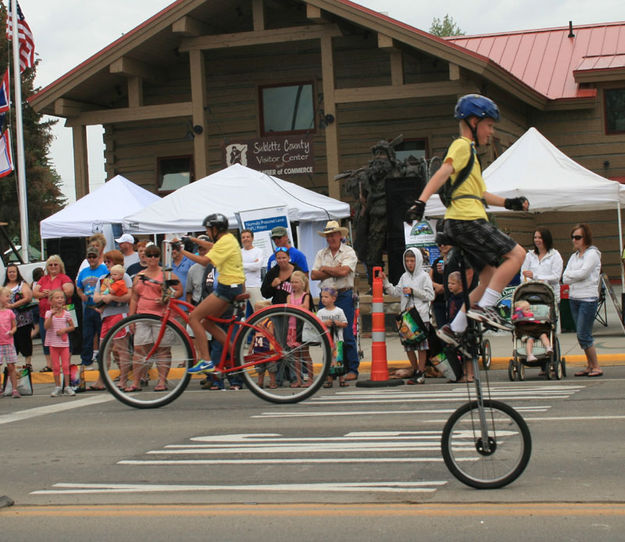 Big and little bikes. Photo by Dawn Ballou, Pinedale Online.