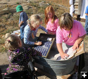 Doing laundry. Photo by Pinedale Online.