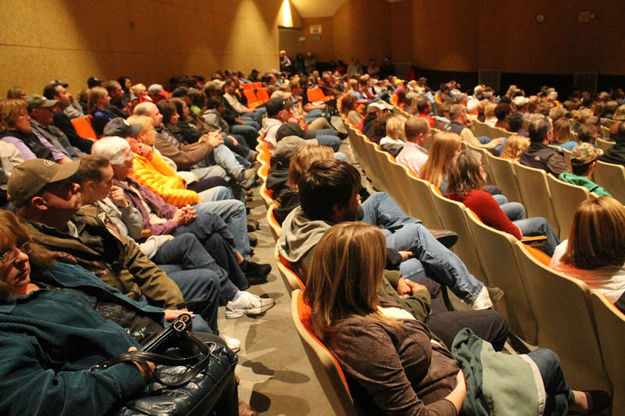 Concerned citizens. Photo by Dawn Ballou, Pinedale Online.