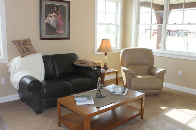 Living Room. Photo by Dawn Ballou, Pinedale Online.