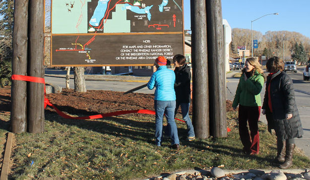 Ribbon cutting. Photo by Dawn Ballou, Pinedale Online.