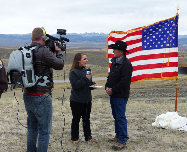 Channel 13 News interview. Photo by Dawn Ballou, Pinedale Online.