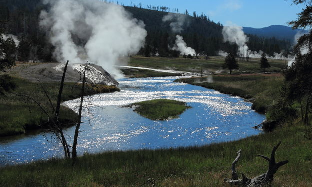 Firehole Basin. Photo by Fred Pflughoft.