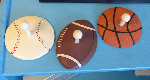 Sports fan hooks. Photo by Dawn Ballou, Pinedale Online.