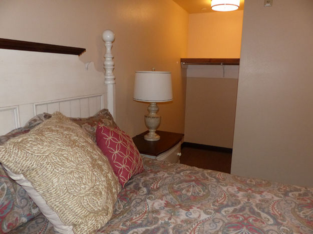 Bedroom nook. Photo by Dawn Ballou, Pinedale Online.