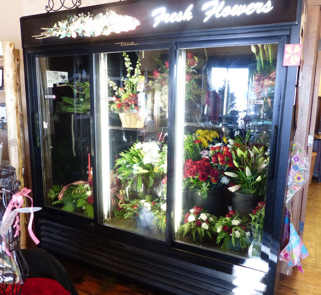 Florist services. Photo by Dawn Ballou, Pinedale Online.