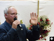 Jay Fear, Auctioneer. Photo by Dawn Ballou, Pinedale Online.