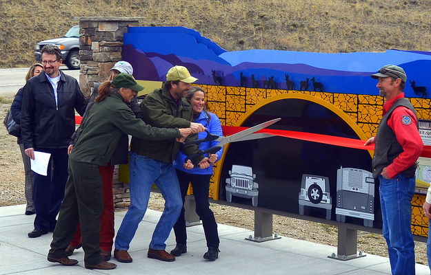 Ribbon Cutting. Photo by Terry Allen, Pinedale Online.