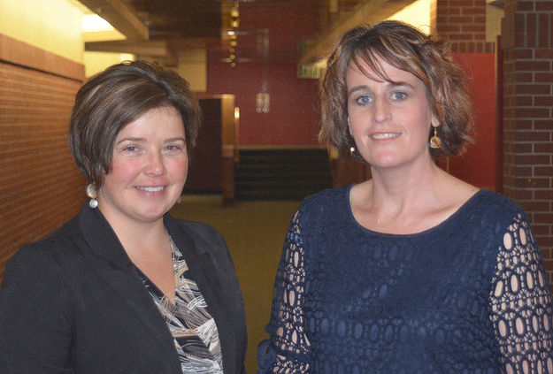 Rachel and Jennifer. Photo by Terry Allen, Pinedale Online.