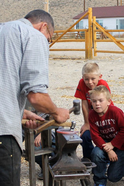 J.B. Bond blacksmithing. Photo by Pinedale Online.