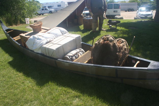 Canoe. Photo by Clint Gilchrist, Pinedale Online.