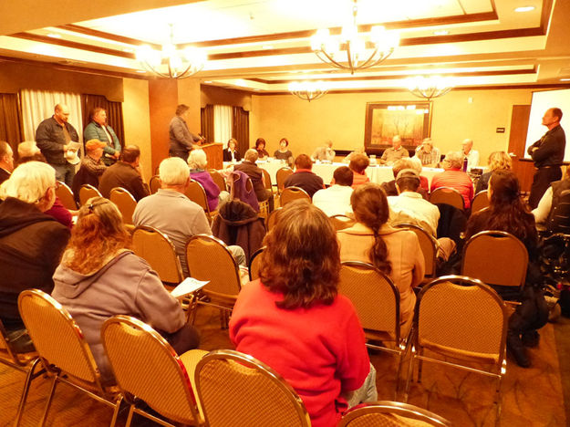 Water-Sewer town meeting. Photo by Dawn Ballou, Pinedale Online.