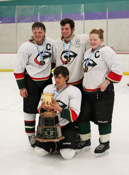 Graduating Seniors. Photo by Pinedale Hockey Association.