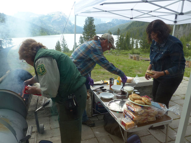 Cooking burgers. Photo by Dawn Ballou, Pinedale Online.