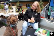 Grover and Lisa of Wind River Seed. Photo by Terry Allen.