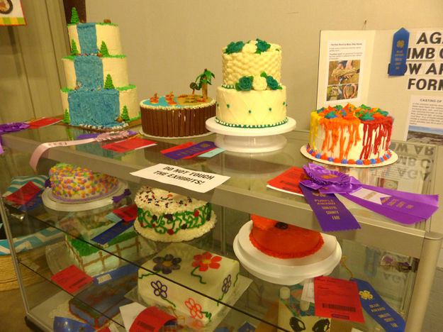 Cakes. Photo by Dawn Ballou, Pinedale Online.