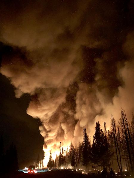 Night work. Photo by Roosevelt Fire Information.