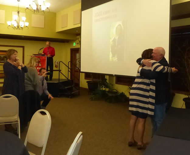 Hugs for Jodi. Photo by Dawn Ballou, Pinedale Online.