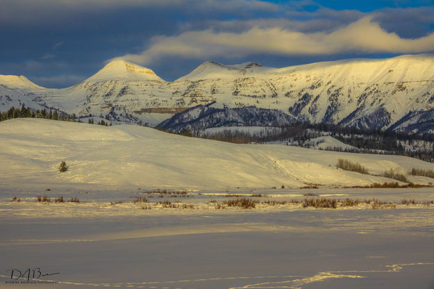 Hodges and Eagle Peaks. Photo by Dave Bell.