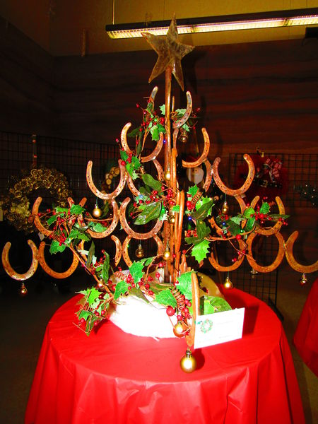 Horseshoe Wreath. Photo by Dawn Ballou, Pinedale Online.