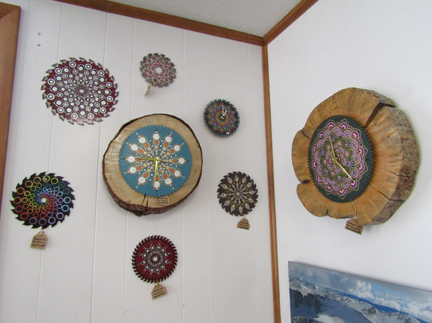 Clocks. Photo by Dawn Ballou, Pinedale Online.